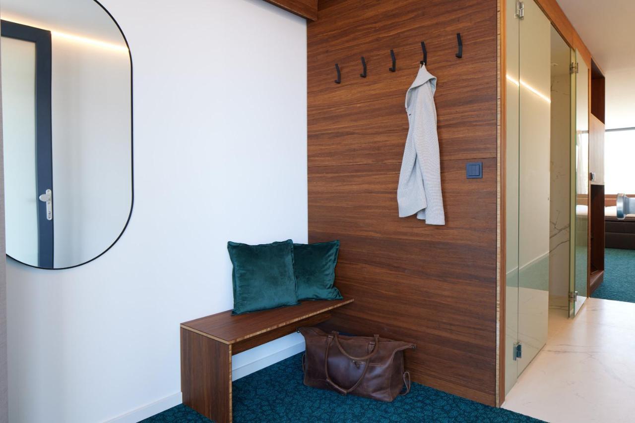 Tin Inn - Hueckelhoven - Das Hotel Aus Hochwertig Ausgebauten Ueberseecontainern 外观 照片