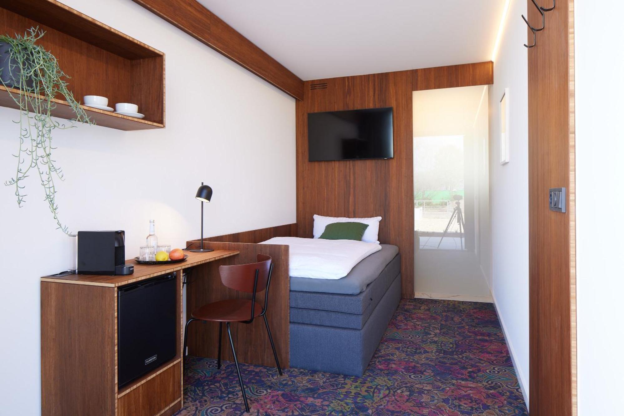Tin Inn - Hueckelhoven - Das Hotel Aus Hochwertig Ausgebauten Ueberseecontainern 外观 照片