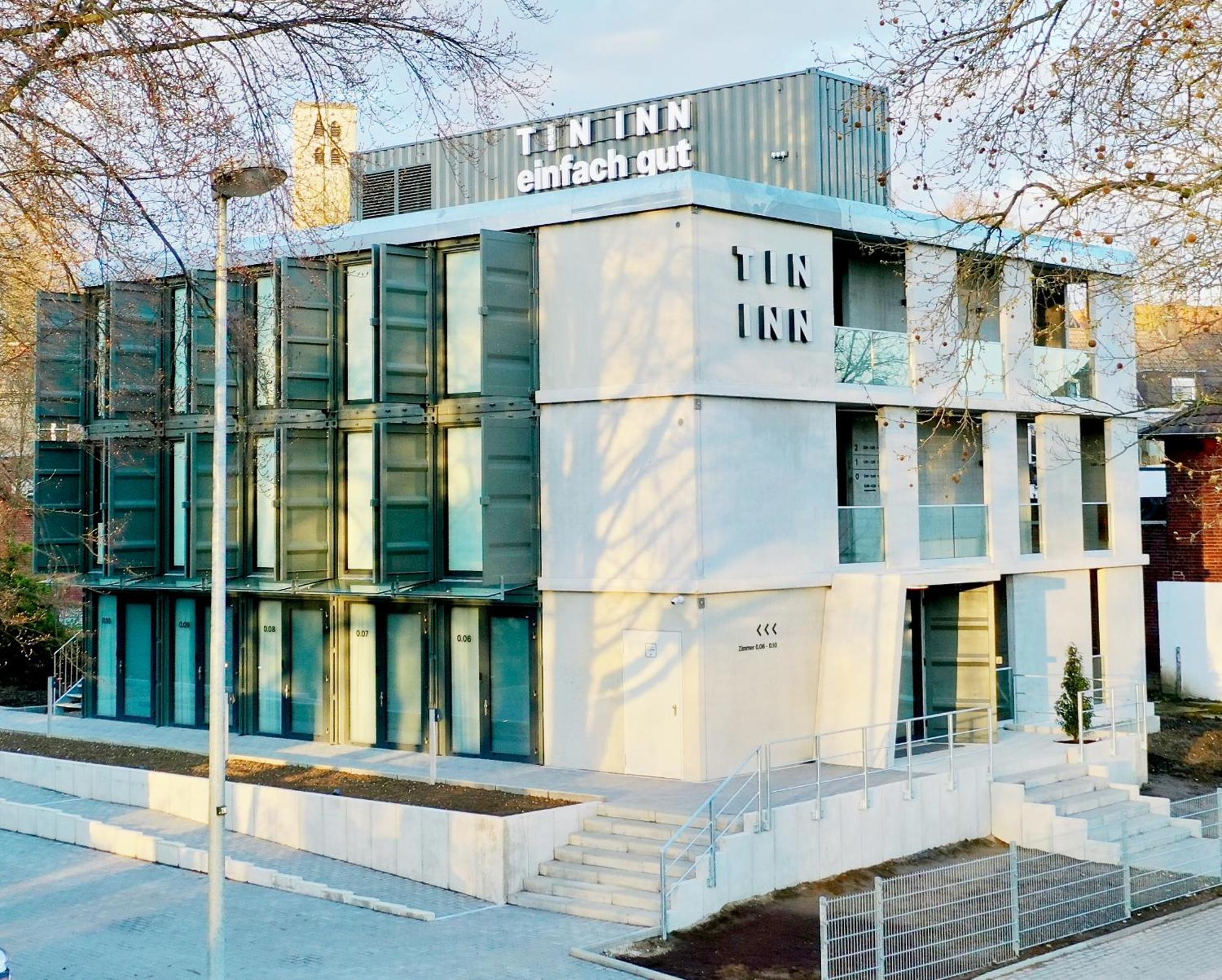 Tin Inn - Hueckelhoven - Das Hotel Aus Hochwertig Ausgebauten Ueberseecontainern 外观 照片